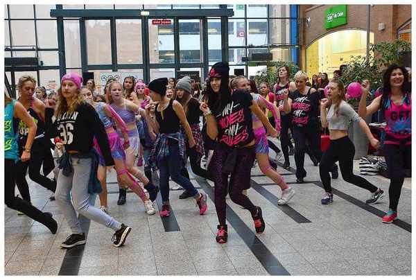 tancem pokazaly sprzeciw wobec przemocy, zdjęcie 30/40