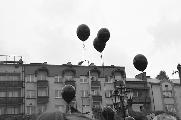emocjonalny protest w czerni, zdjęcie 15/32