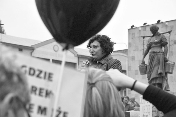 emocjonalny protest w czerni, zdjęcie 19/32