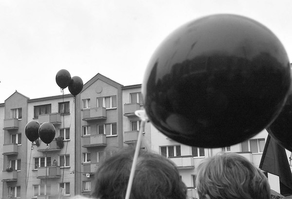 emocjonalny protest w czerni, zdjęcie 25/32